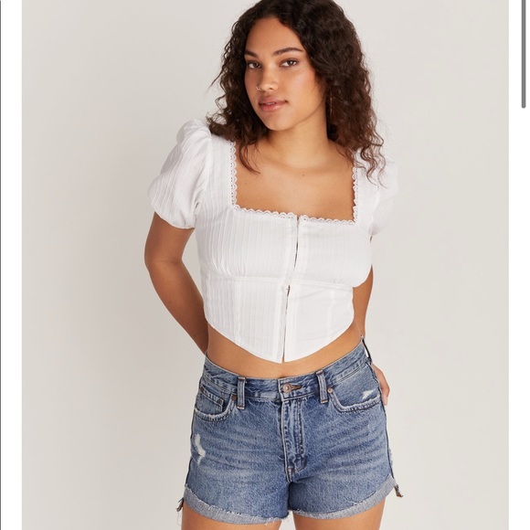 Backyard Roses Jubilee Top - Picture 1 of 3